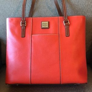 🧡Gorgeous Dooney & Bourke purse🧡
